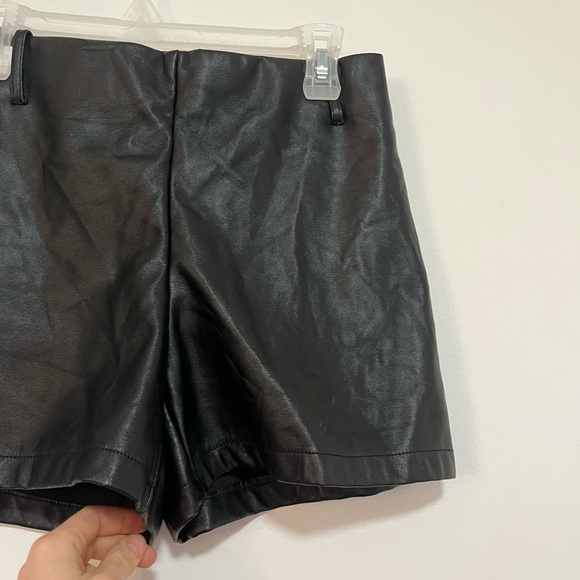 maison cinqcent faux leather shorts - Picture 3 of 6